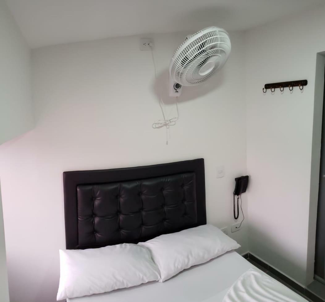 Hotel Zona Express Sandiego Medellín Esterno foto